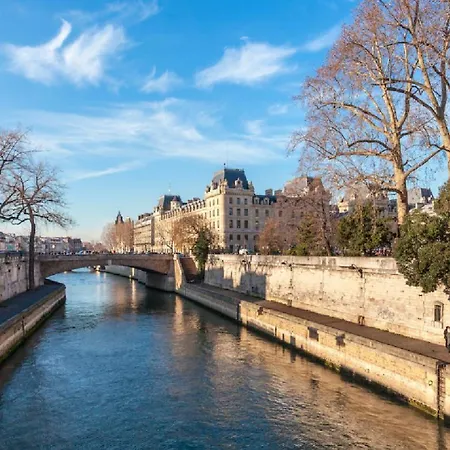 Appartamento Geranimus Morland : Hearth Of Parigi